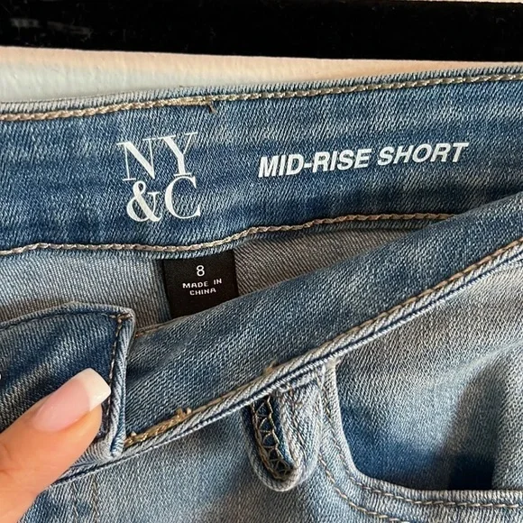 New York and Company - denim capri jeans - size 8 - Picture 6 of 10